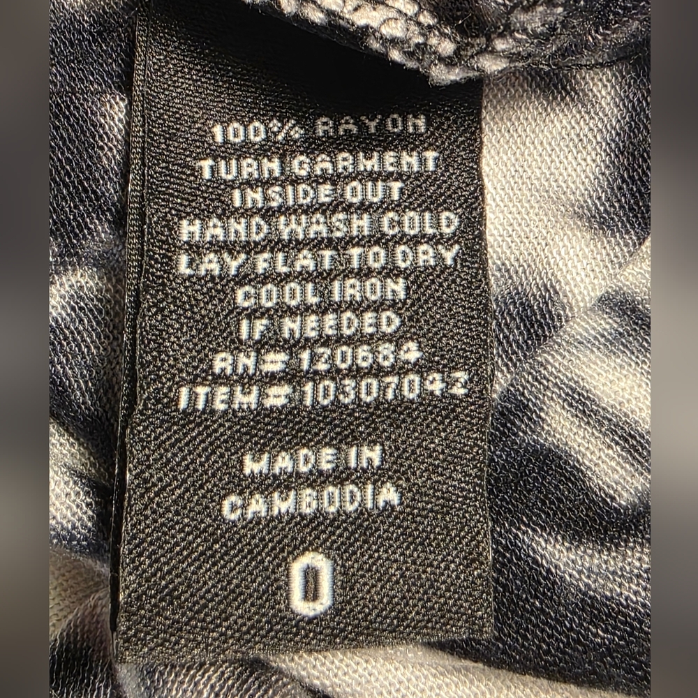 NWT Torrid Black And White Tye Dye High Low Tank Top Size 0X - Picture 10 of 11